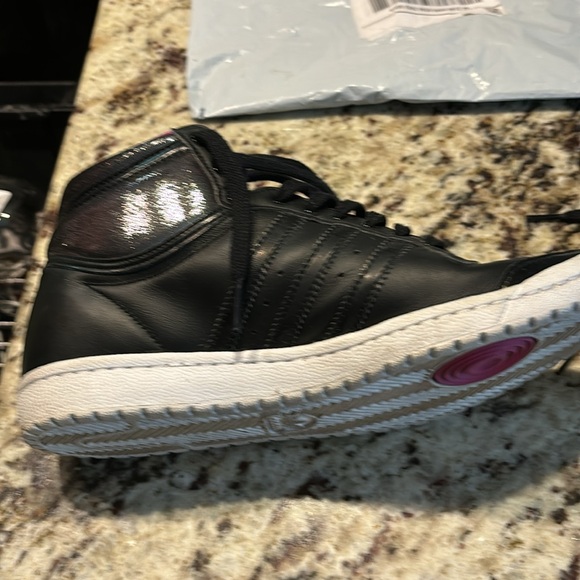 Adidas - Picture 4 of 6